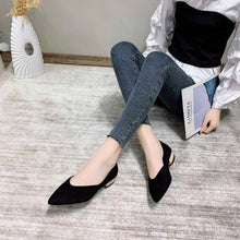 Load image into Gallery viewer, 单鞋女2020秋季新款浅口尖头平底鞋气质串珠低跟简约豆豆鞋shoes