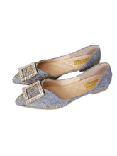 Load image into Gallery viewer, 尖头平底豆豆鞋女2021夏季新款一脚蹬方扣褶皱软底浅口舒适奶奶鞋
